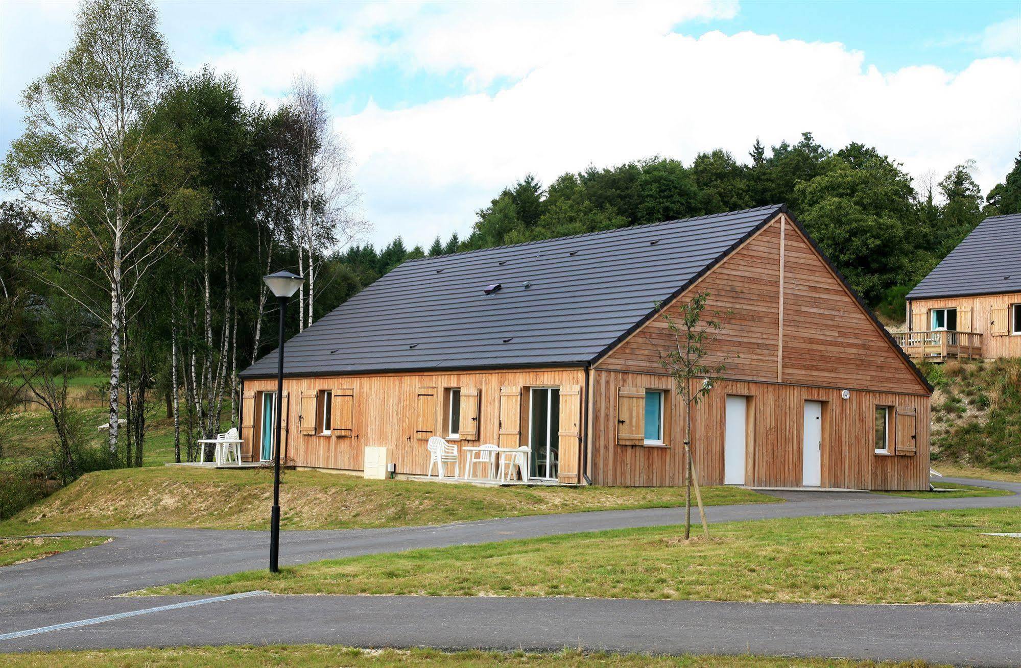 Vacanceole - Residence Le Domaine Du Bosquet Égletons Exteriör bild